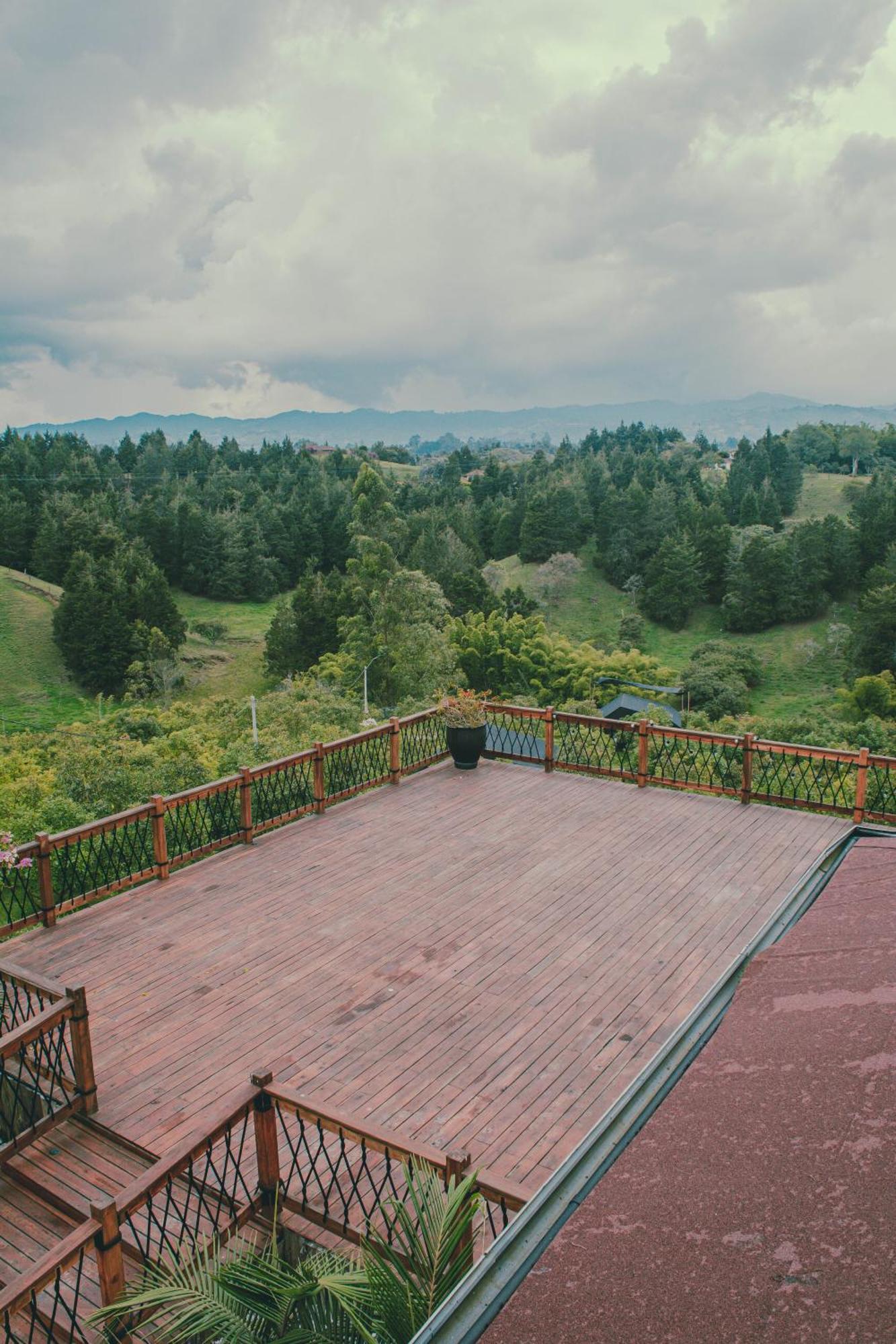 Oeroek Hotel Ріонегро Екстер'єр фото